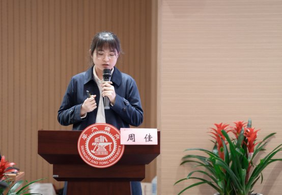 人在打电话

描述已自动生成