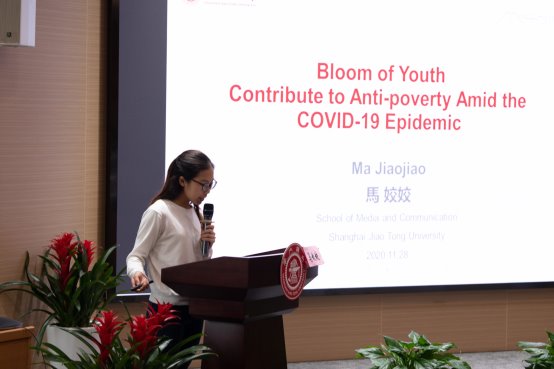 图片包含 室内, 植物, 活, 桌子

描述已自动生成